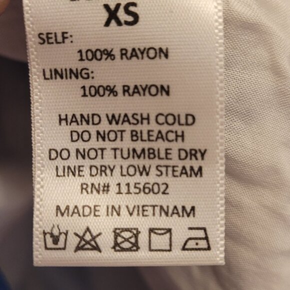 ✨NWT✨ LUSH Exploring Florence Blue Floral Print Off-the-Shoulder Romper - Picture 9 of 15